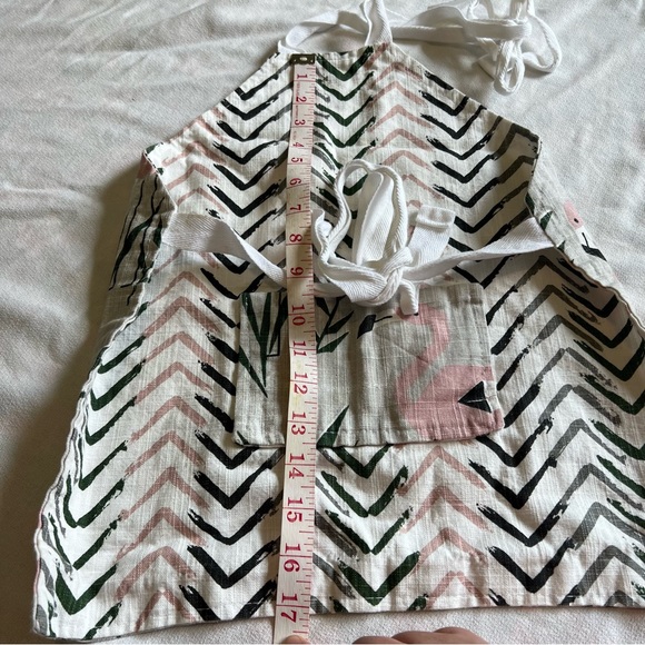 Flamingo gray and pink reversible girls pocketed apron. - Picture 11 of 12